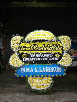 Papan Bunga Duka di Manganitu